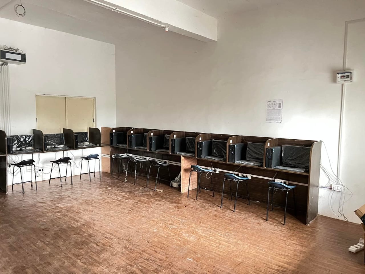 Computer lab workstations